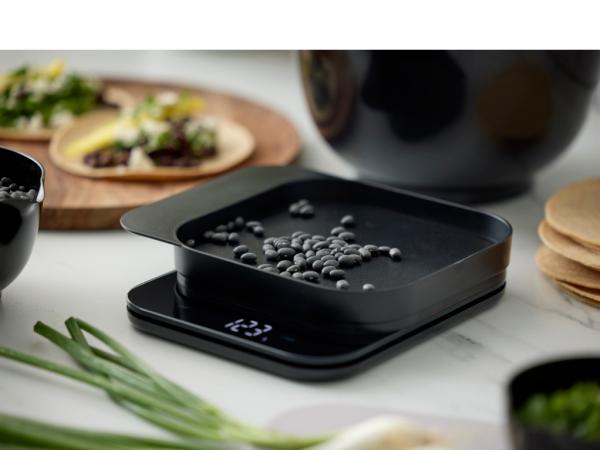 Rosti Køkkenvægt 10 kg m. skål/låg i black, Mensur